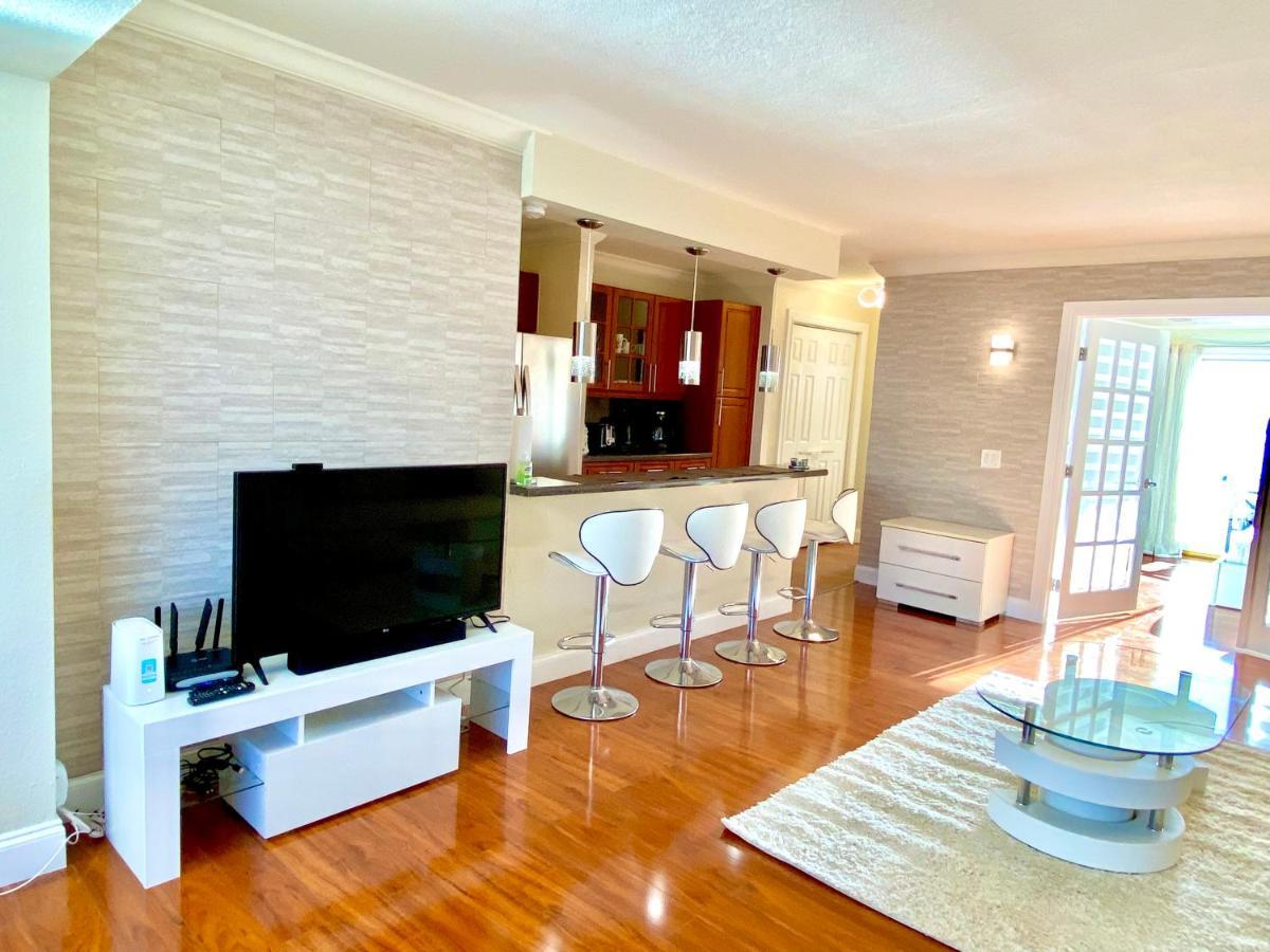 Deluxe Waterfront One Bedroom Apartment With Miami Skyline View, Free Parking 5 Mins Drive To Miami Beach Luaran gambar