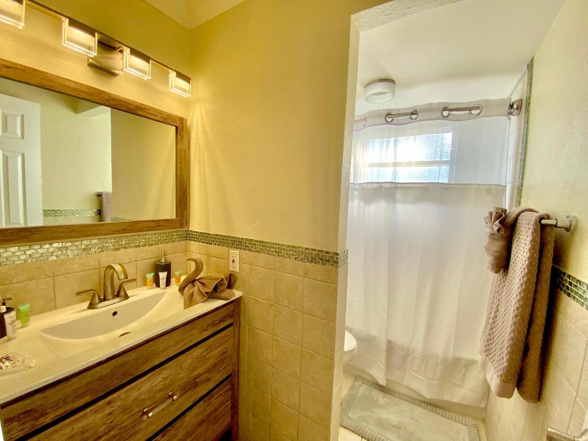 Deluxe Waterfront One Bedroom Apartment With Miami Skyline View, Free Parking 5 Mins Drive To Miami Beach Luaran gambar