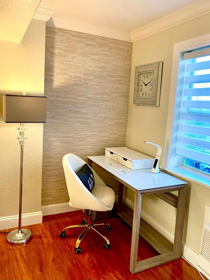 Deluxe Waterfront One Bedroom Apartment With Miami Skyline View, Free Parking 5 Mins Drive To Miami Beach Luaran gambar