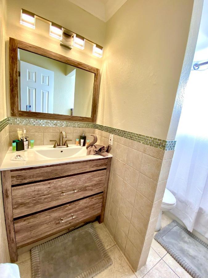 Deluxe Waterfront One Bedroom Apartment With Miami Skyline View, Free Parking 5 Mins Drive To Miami Beach Luaran gambar