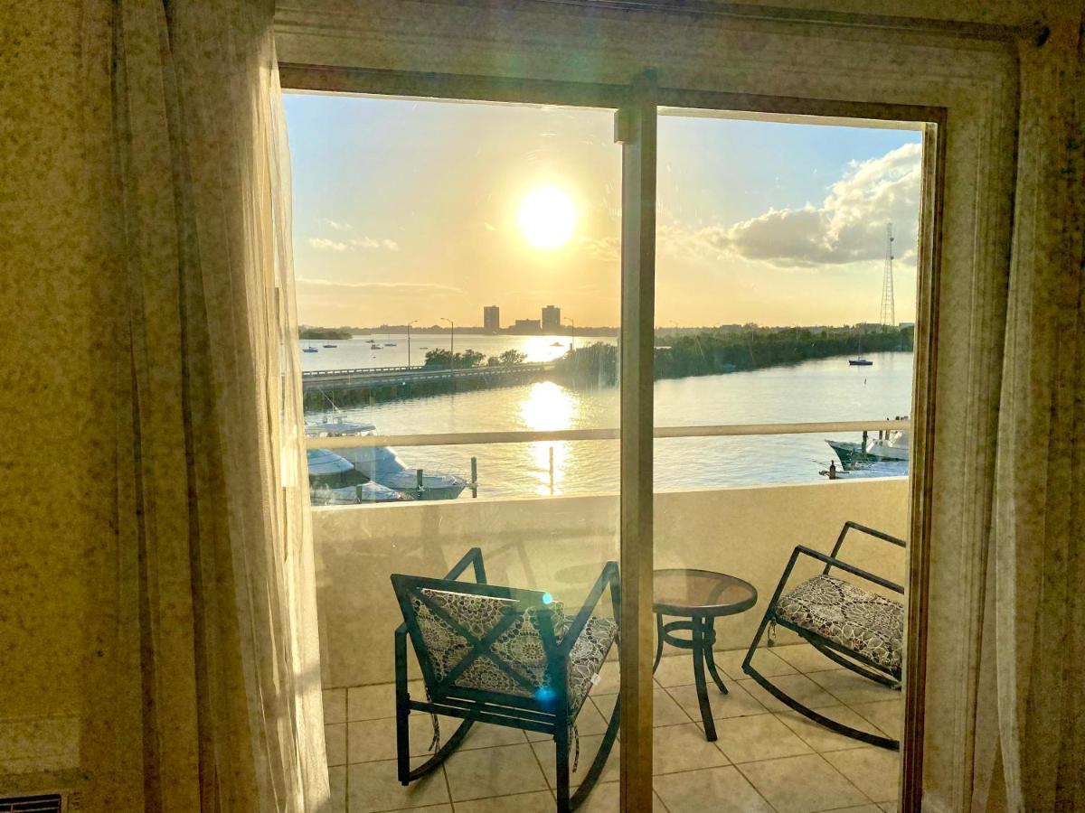Deluxe Waterfront One Bedroom Apartment With Miami Skyline View, Free Parking 5 Mins Drive To Miami Beach Luaran gambar